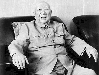 战役|他参加过上百场战役,却一点小伤都没有,授衔中将,活了101岁