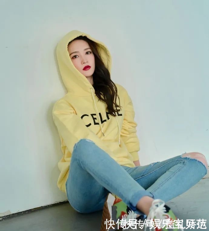 淡颜系|双眼皮、一字眉已经过时了,现在的美女标准是这样……