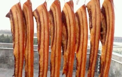 种野生的生蚝|看起来很“脏”味道却很好的小吃,老外也喜欢,吃一次就爱上了