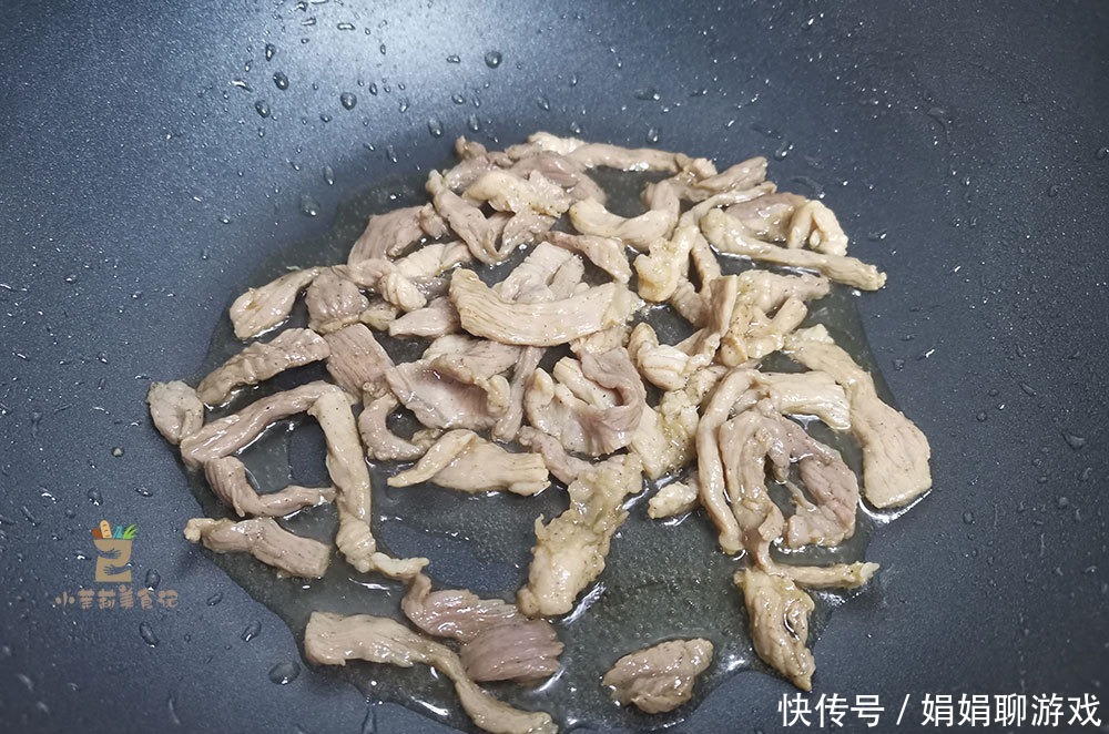 此菜被称为“健脑菜”，富含卵磷脂，与木耳绝配，春天常吃记忆好