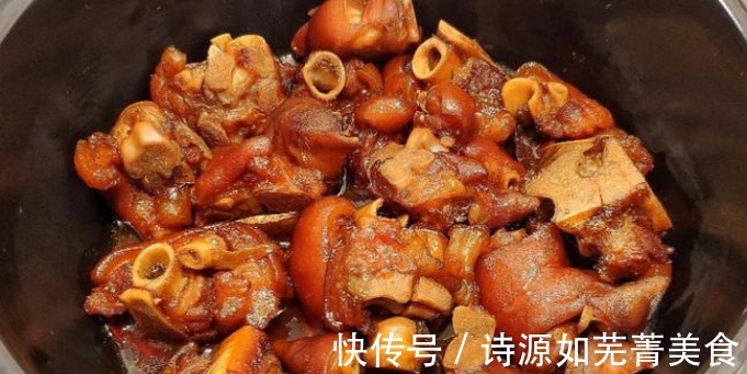 炖猪蹄有讲究,掌握“1个技巧”,猪蹄炖得软烂不腥,香味浓郁!