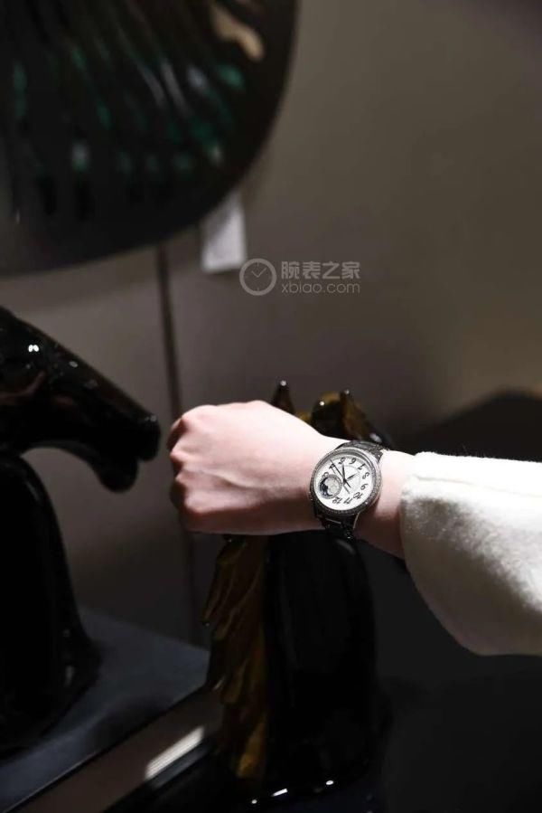 第一次入表 被“女神”颜值所征服