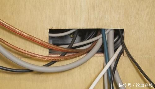 线槽|埋在墙里的电线烧坏了怎么办老电工教你2招,不拆墙就解决