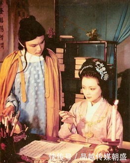 儿子|薛宝钗婚后生了个儿子?这两个细节给出了答案,实在是狗尾续貂