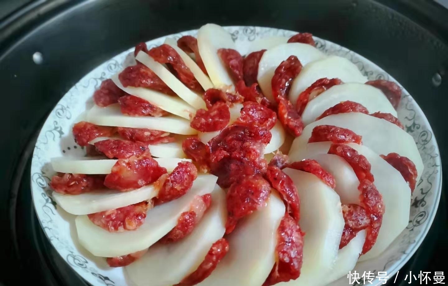 一到冬天就想吃这道菜,简单蒸一蒸就出锅,老人小孩最喜欢!