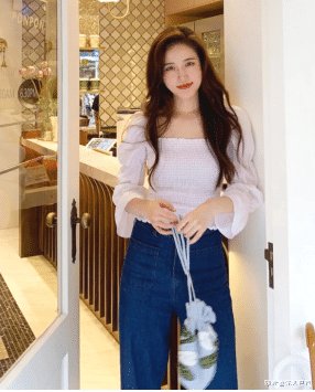 少女必备的早春穿搭来了，淑女俏皮又性感，你get了吗？