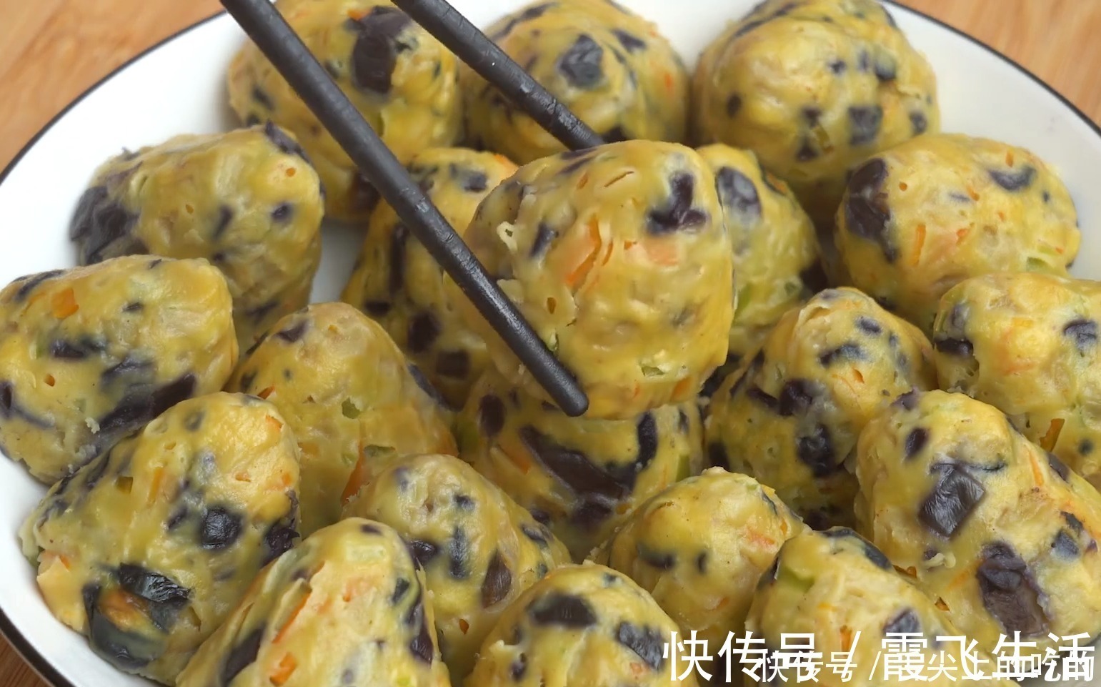 茄子学会这样做，好吃到你不想放筷子，无水无油，越吃越想吃