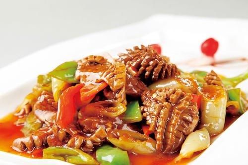  杜仲汁炒腰花、荷叶五花肉和海带焖排骨分别该如何制作？