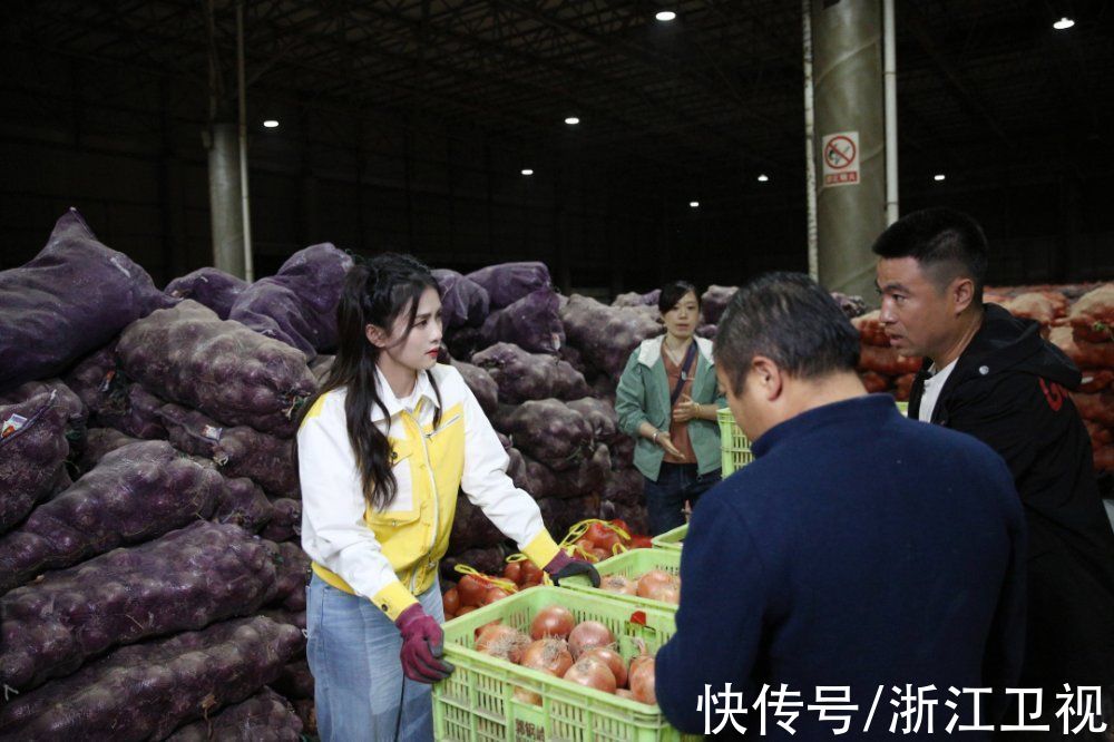 《奔跑吧·黄河篇2》正能量立意获点赞！兄弟团凌晨卖菜体验“蔬菜人”日常