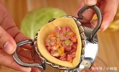 简单|手工的饺子不要立刻放冰箱,教你一简单绝招,放多久都不坏不粘连