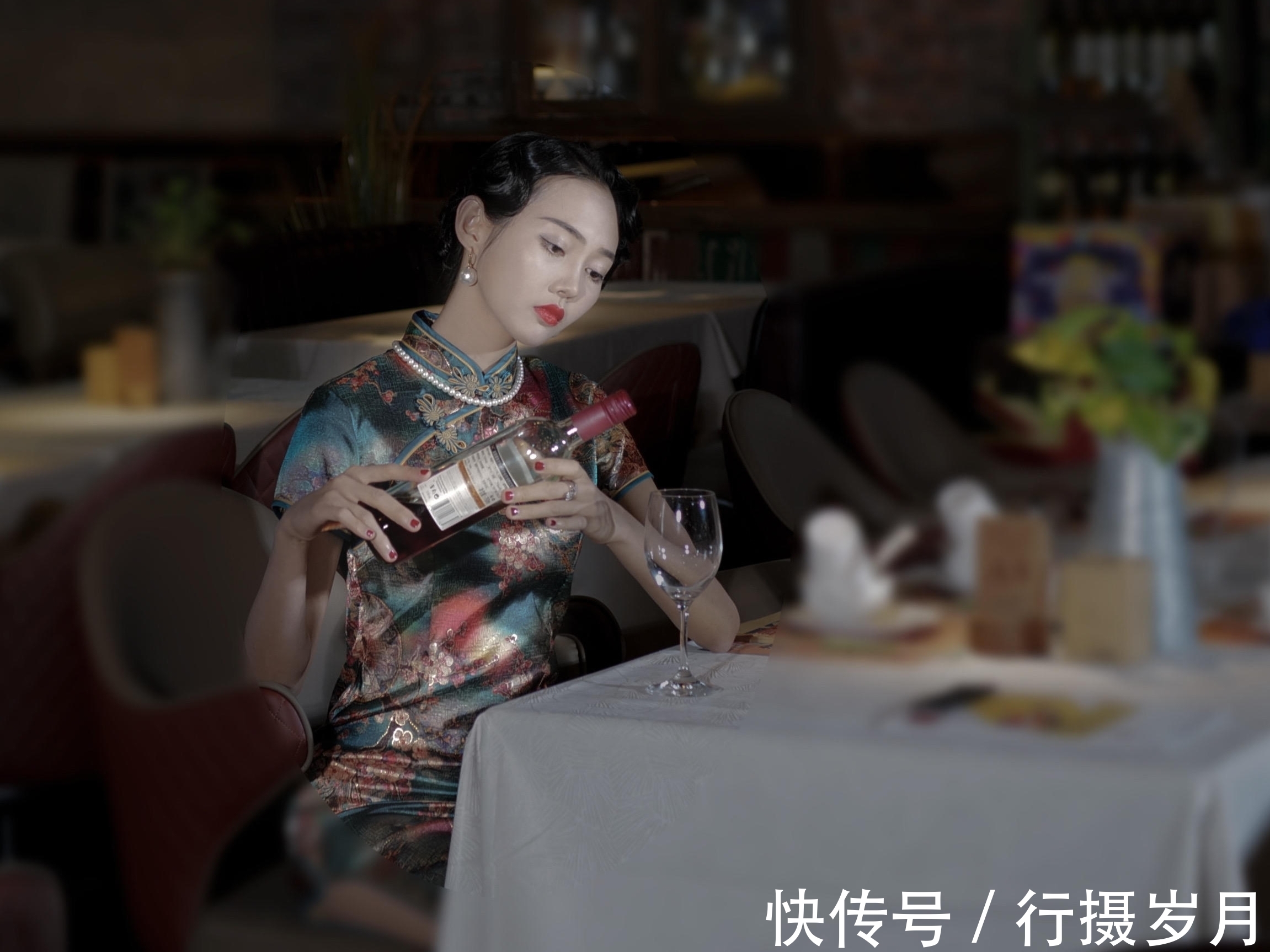 恬阔!一怀心思两处牵,闲云绕月动心弦