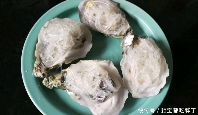 粉丝|蒜蓉粉丝蒸生蚝,只要跟着步骤一点点做,蒸出来的比饭店还香