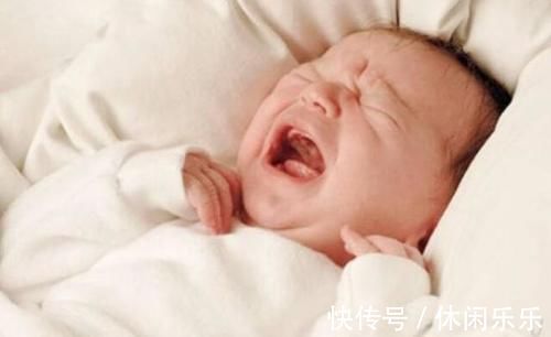 宝宝|新生宝宝睡眠不稳,易惊醒?别担心,一块“布”就能解决