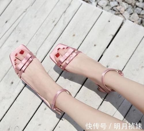 女神 简约一字带粗跟高跟鞋,散发青春女神活力,走多久都不会累脚