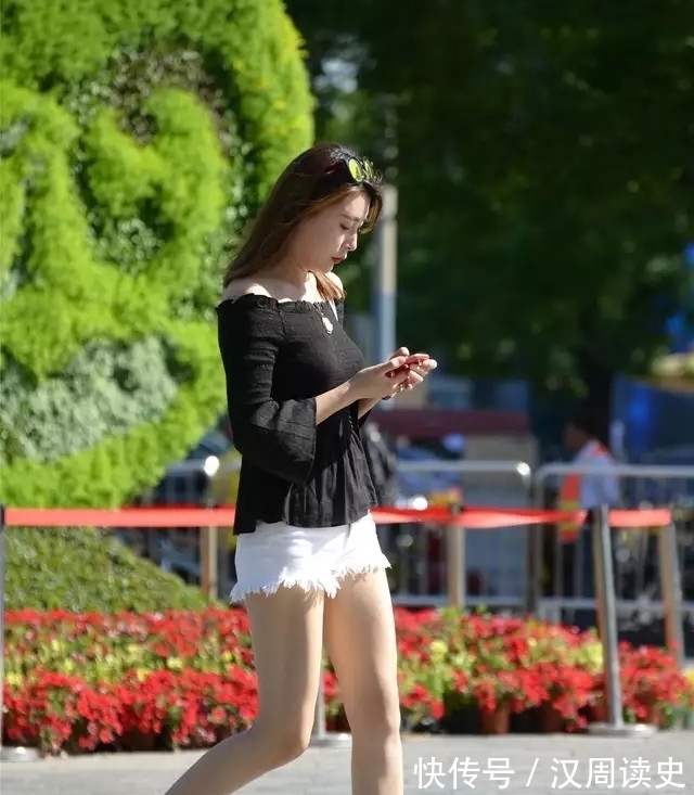 紧身裤 光彩夺目的牛仔短裤,不仅提升个人气质的同时还非常百搭!