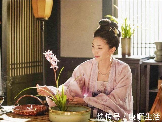 女人|现在女生穿高跟鞋越来越少,穿运动鞋越来越多,为什么
