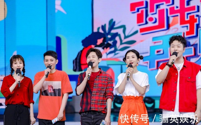 《快本》存在感超低嘉宾，全程微笑不出声，何炅谢娜都帮不了她