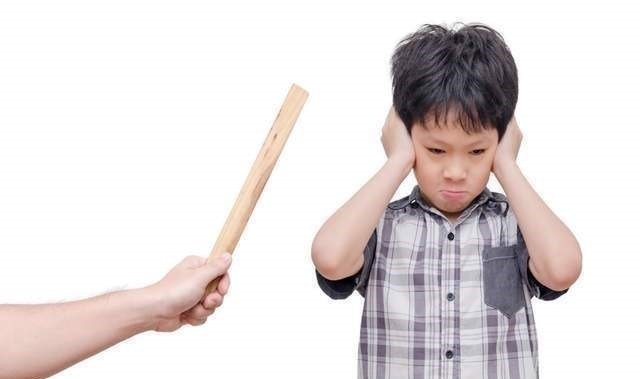 海马体|孩子挨打后,有以下几种反应,说明身心已受到伤害,父母该停手了