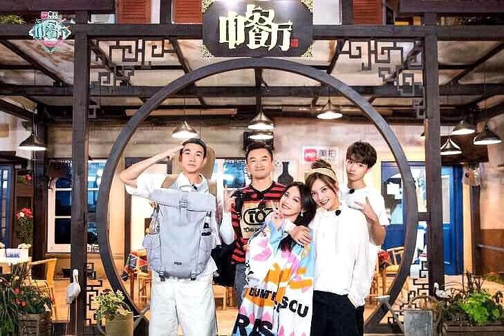 杨超越再次被综艺节目邀请,这次不但没有争议反而是期待