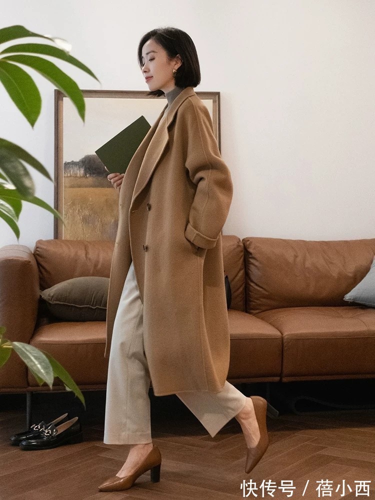 下装 穿大衣时,配这4款下装,既气质又高级,谁看了都夸赞你有品味