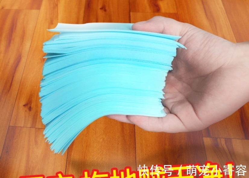 洗衣粉|再见了洗衣粉！中国又一伟大的“小发明”，放一片，地板一星期不用拖