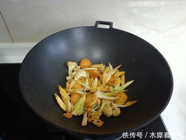 晚餐|老两口的极简晚餐,味道鲜美吃不胖,网友南方人净吃草