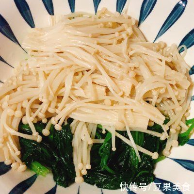 增强记忆|低脂低卡，超级过瘾巨下饭的菠菜拌金针菇