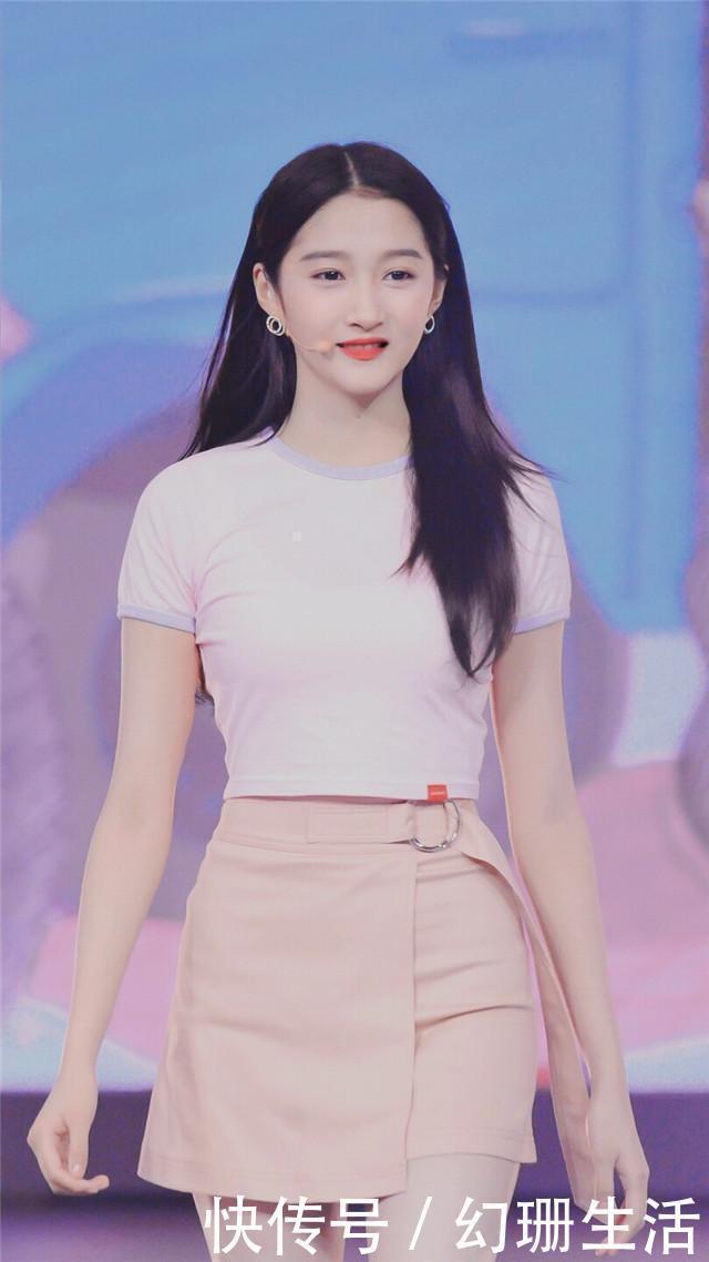 发量|脸上有这3个“特征”的女生,就放弃黑长直吧!短发更年轻上档次