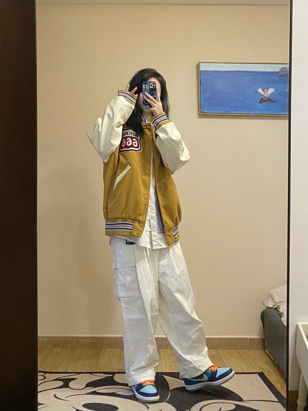 工装裤 冬天不要总穿黑裤子了,这些白色长裤清爽减龄又百搭,谁穿谁美