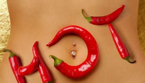 肚脐眼窝里的“黑泥”,到底是如何形成的,需不需要进行清理呢