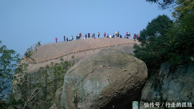 心跳巨石山