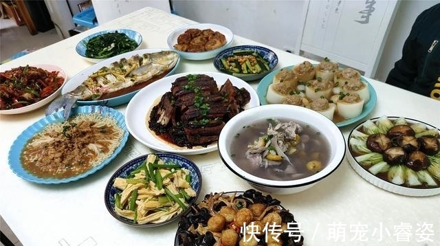 年夜饭|晒晒我家的年夜饭,4小时做12道菜,上桌后怀疑自己是“饲养员”