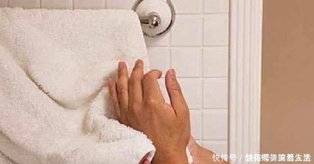 白醋|毛巾用久了又滑又臭?教你一个小窍门,毛巾马上和新的一模一样