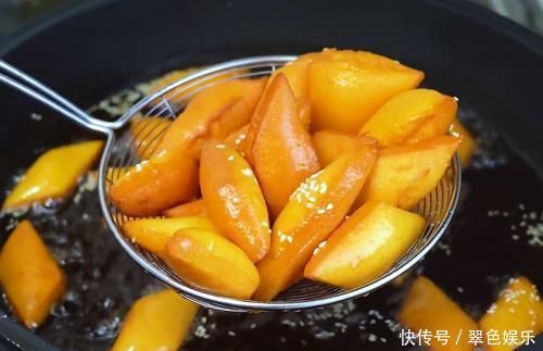 1根红薯加2个鸡蛋,简单一做,外酥里软,孩子三天两头点名要吃