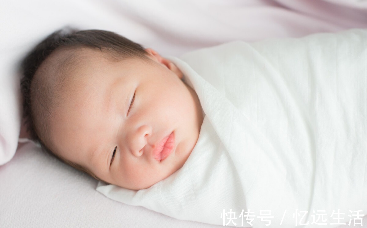 宝宝|新生儿睡姿采取什么方式好仰睡、侧睡、趴睡到底哪个才合适