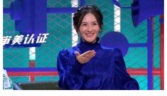 快乐家族全员停工？何炅新节目被顶替，疑似芒果禁止主持人接私活