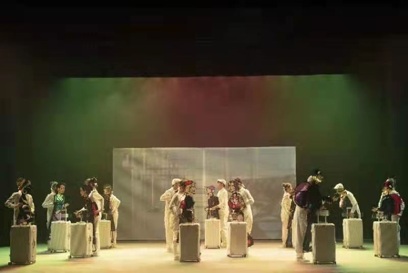  和平|这是一页战争与和平的散文诗，多媒体木偶剧《海关》展现小木偶的大格局