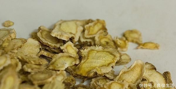 疏通血管|黄芪的“绝佳拍档”被发现,一起泡水喝,不仅养肝还能改善血栓