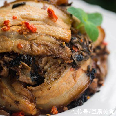 大勺|妈妈的菜干爆扣肉(过节待客硬菜,毫无保留的技巧)