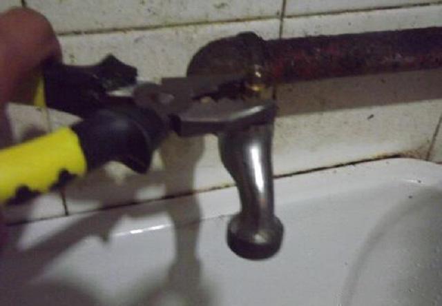 垫片|水龙头总是滴水怎么办?师傅教我的维修方法百试百灵