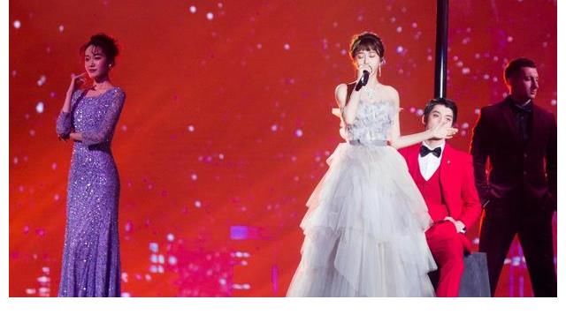 浙江卫视新春晚会连办2场，百位嘉宾出席，周杰伦陈奕迅A妹齐聚