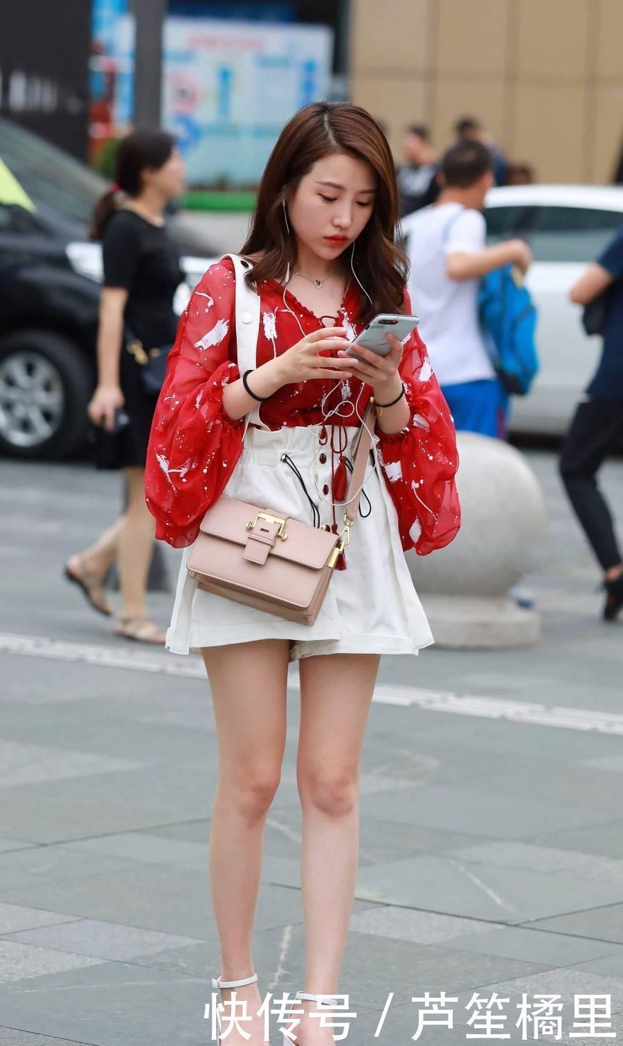 黑丝|美女穿职业装配上高跟黑丝,尽显职场女性性感魅力