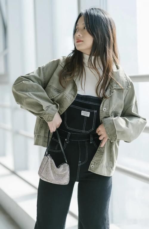 “ 春外套 ”我爱惨了！2021年这么穿，流行极了