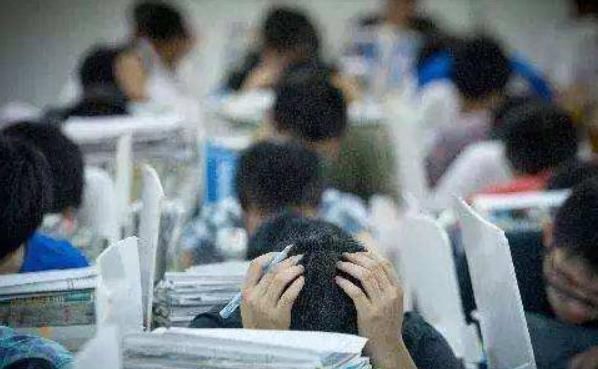 失眠|花季少女不堪重负失眠休学:有些压力,真的能把孩子压垮