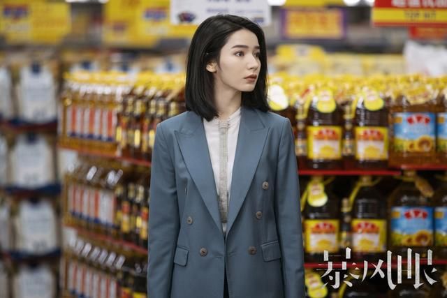 《暴风眼》三集过后，剧本新，看点足，但拍摄与表演均存在问题