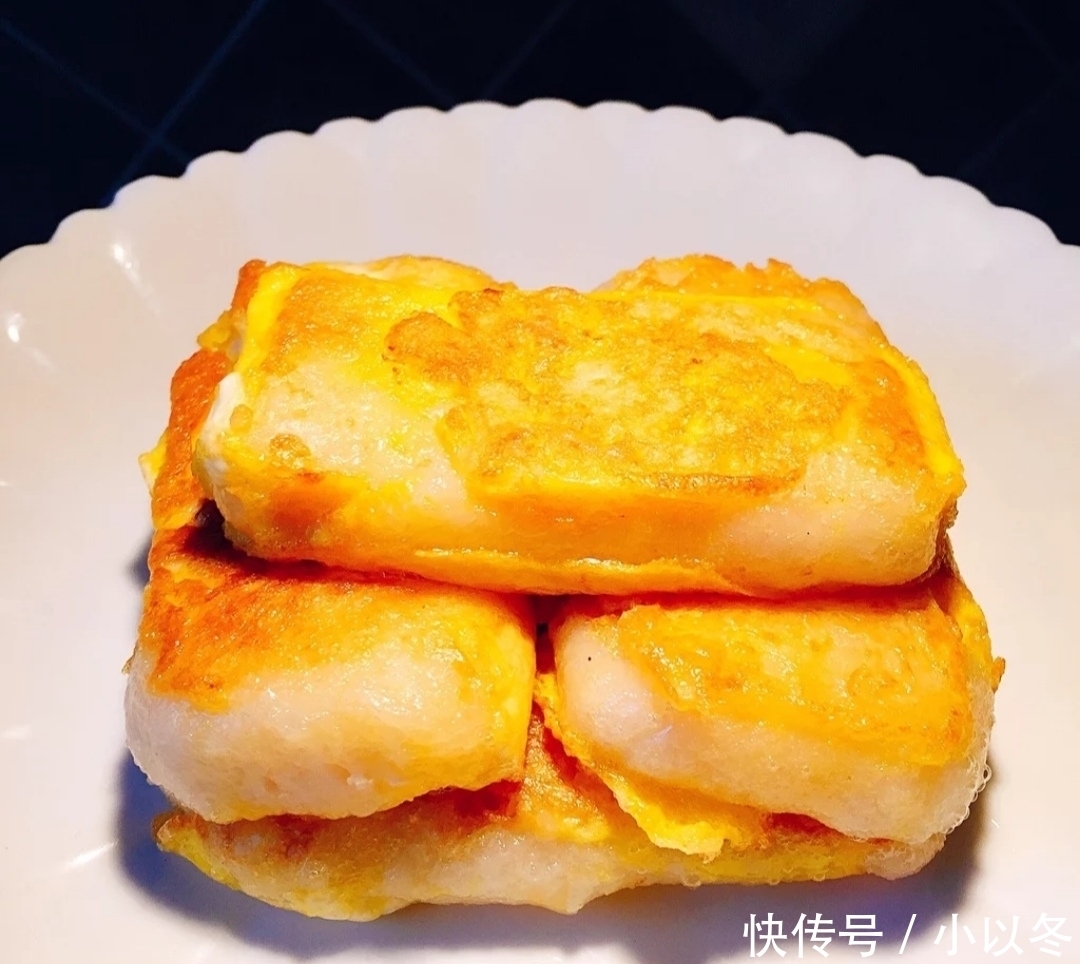早餐就该吃此物,不放面粉,不醒面,喷香营养,刚出锅连吃3个
