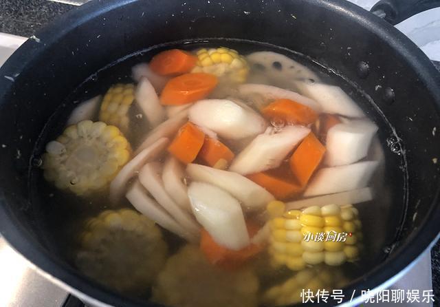 营养|入秋后多煲汤喝，用这4样素菜煲汤，实惠又美味，营养更丰富