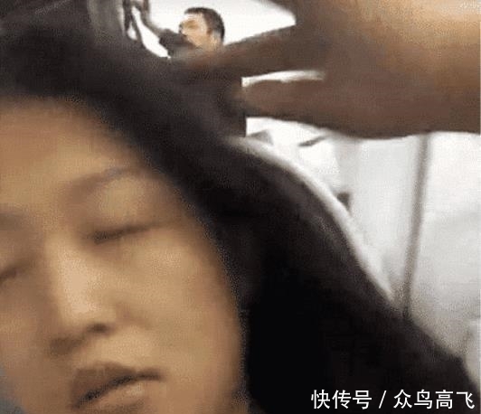 素颜|19岁小姐姐素颜坐高铁被男孩叫阿姨,化完妆后,网友:你高攀不起!