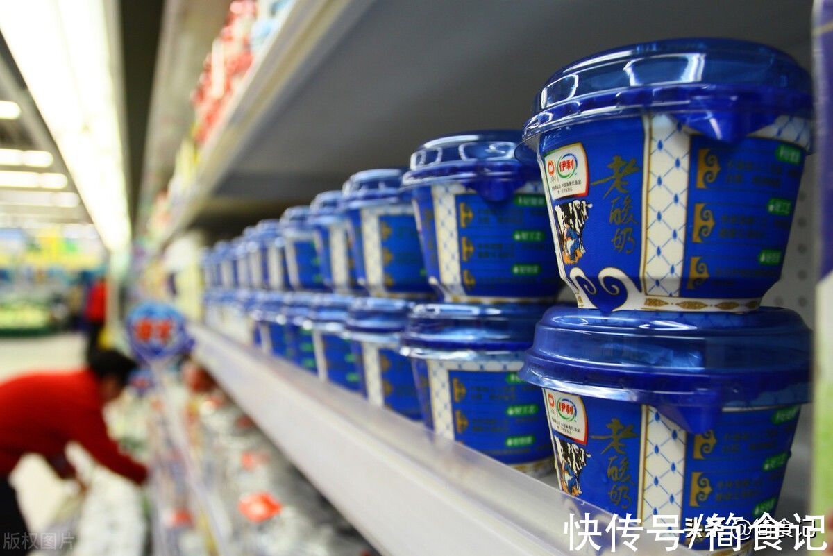 牛奶和酸奶,哪种适合常喝?终于有答案了,原来这样喝才会更健康