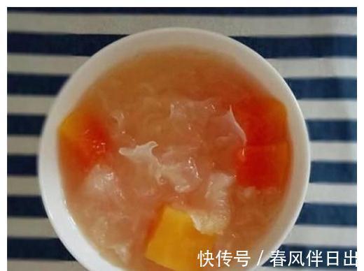 木瓜银耳羹 它是“护肤大王”,隔几天吃一次,皮肤白皙紧致,显年轻!